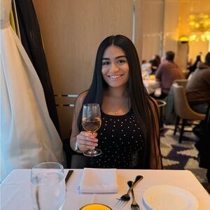 Meet your Posher, Fiorella